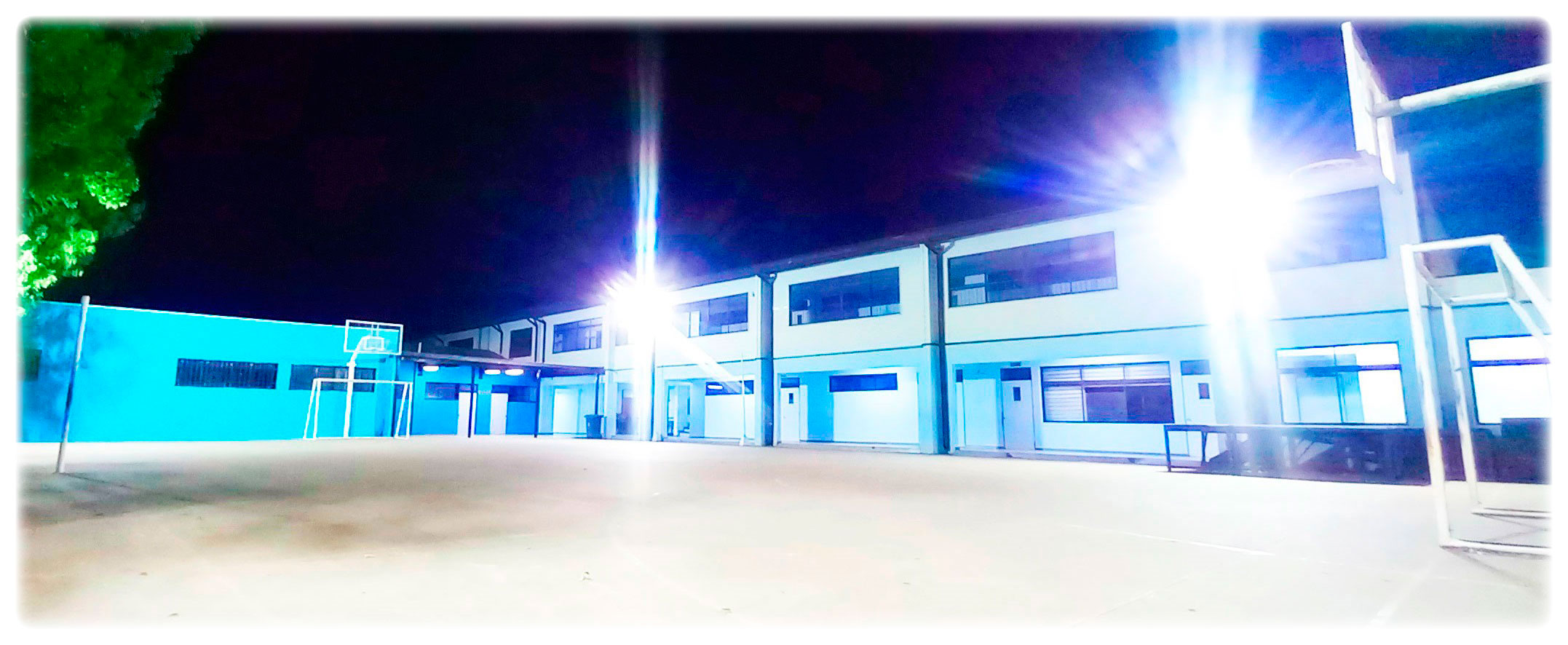 009-patio-basica-noche